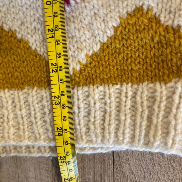 Vintage Hand-Knit Nordic Pullover – Women’s S/M – Bright Après-Ski Charm - Picture 8 of 8